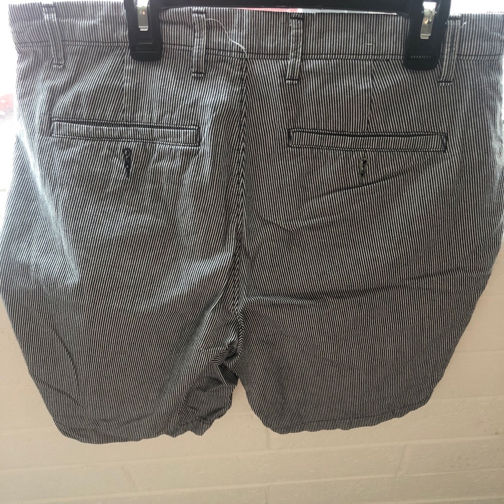 Goodfellow Shorts - Picture 6 of 6